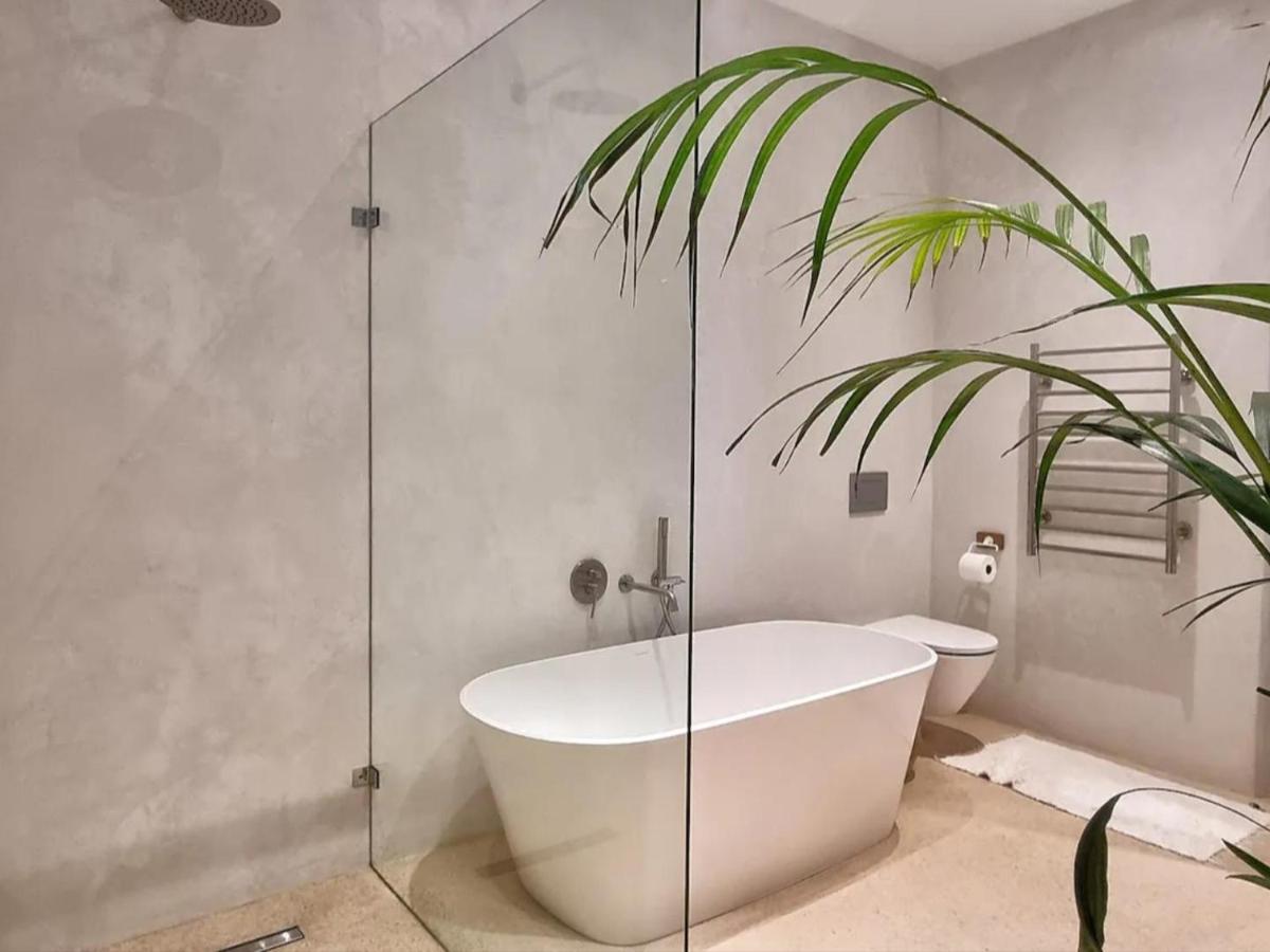 The Dragon Tree Guesthouse Калк-Бей Экстерьер фото